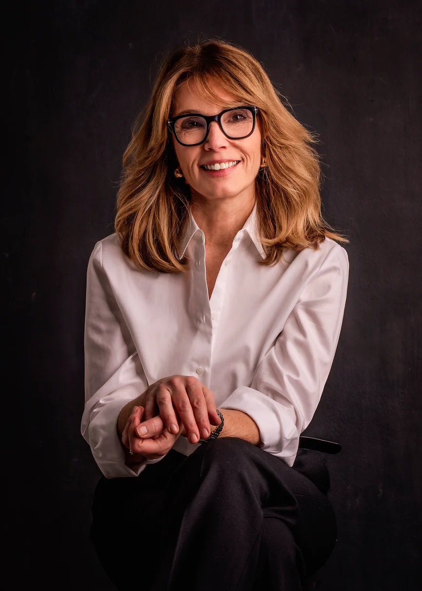 What Are Some of the Pros Professional Headshots That Help With Your Personal Brand_ What Are Some of the Pros Professional Headshots That Help With Your Personal Brand_