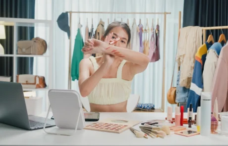 Who Benefits from 360° Product Spins and UGC Content?