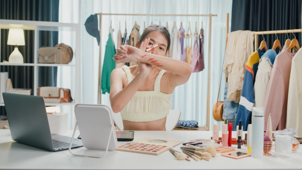 benefits-from-product Who Benefits from 360° Product Spins and UGC Content?